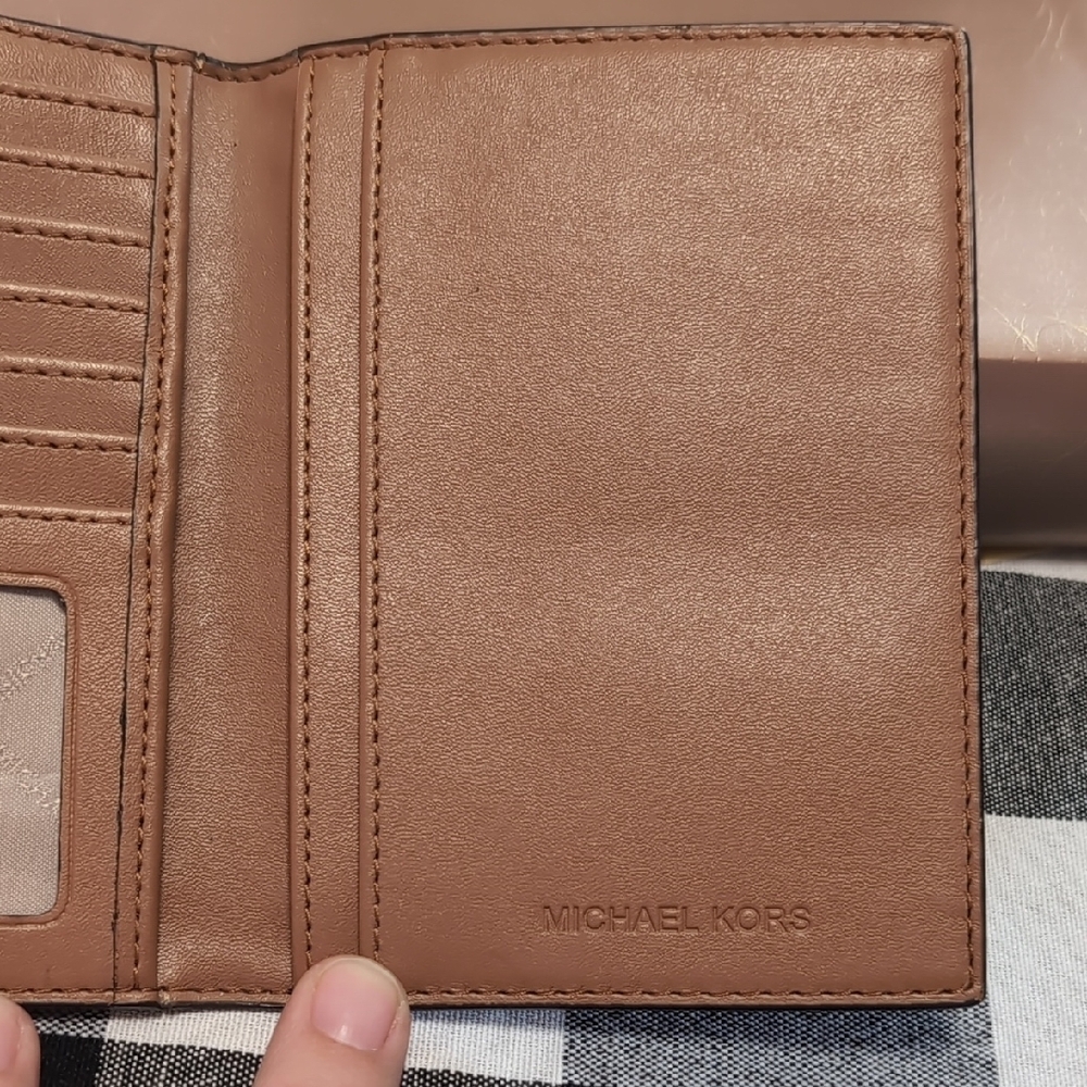 Michael Kors Brown Monogram Card Holder - Picture 5 of 9